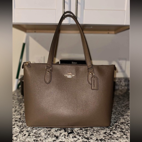 Coach Tote Bag - Picture 1 of 6